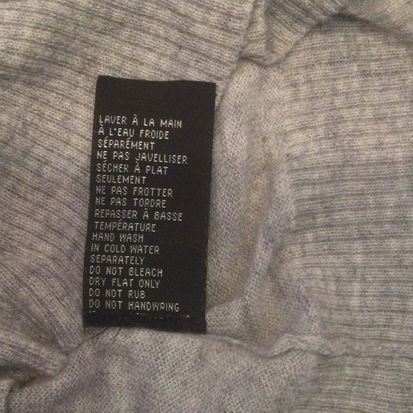 BCBG Thin & Soft Wool Blend Sweater Top - Picture 13 of 14